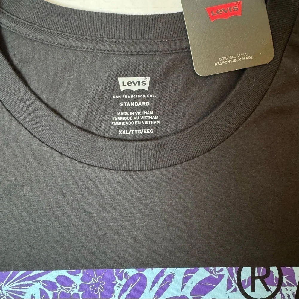 Levi’s Standard Short Sleeve Graphic Tee Shirt